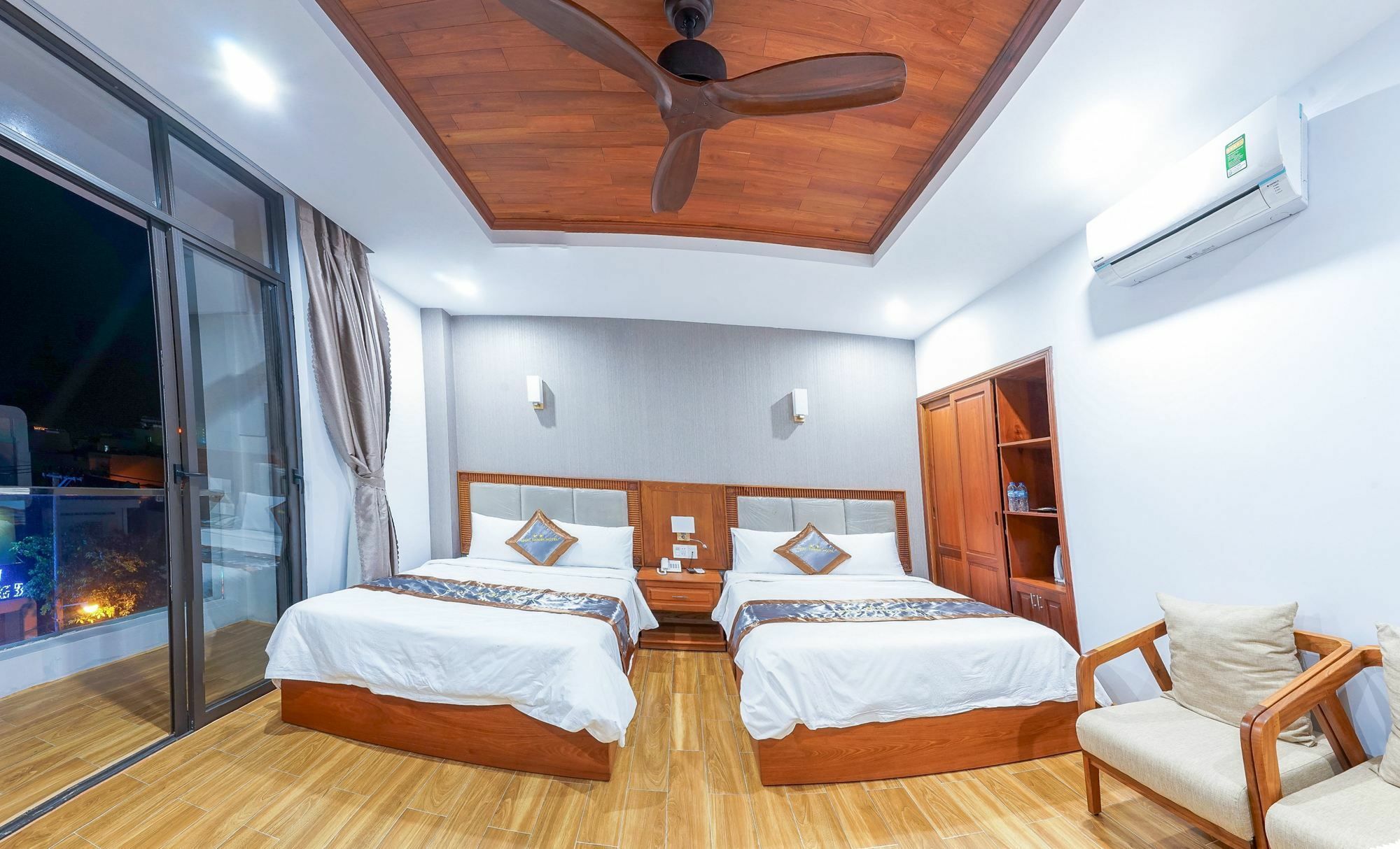Hotel Nhat Thanh Quy Nhơn Exterior foto